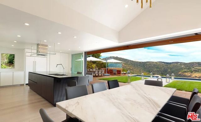 2528 Westridge Road, Los Angeles, CA 90049