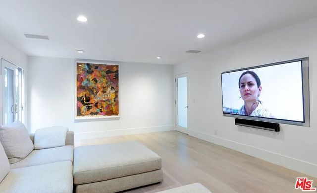 2528 Westridge Road, Los Angeles, CA 90049