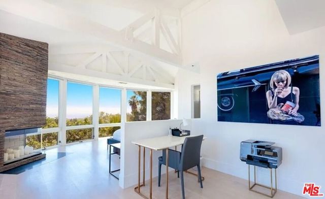 2528 Westridge Road, Los Angeles, CA 90049