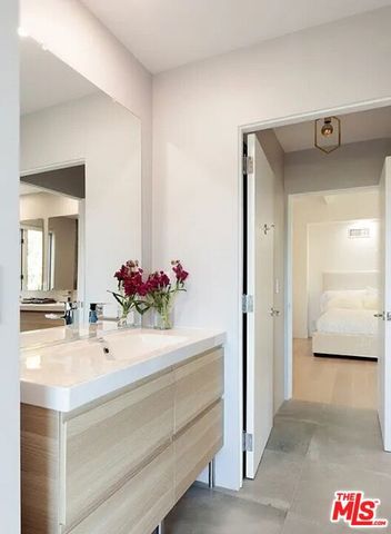 2528 Westridge Road, Los Angeles, CA 90049