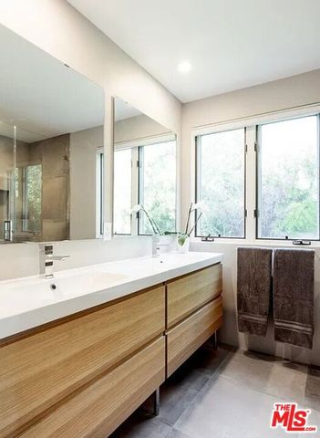 2528 Westridge Road, Los Angeles, CA 90049