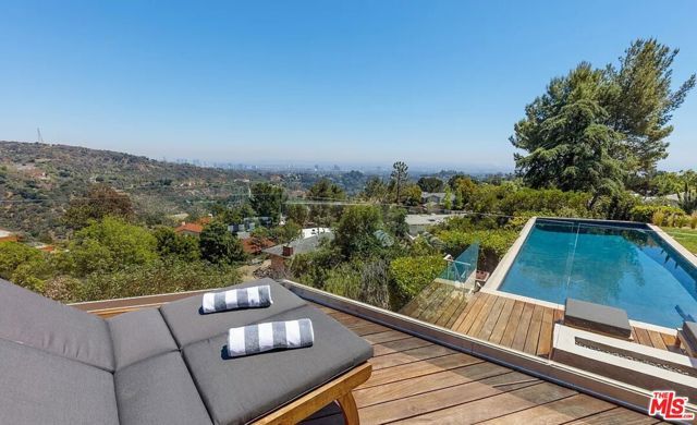 2528 Westridge Road, Los Angeles, CA 90049