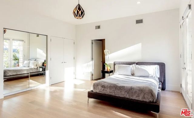 2528 Westridge Road, Los Angeles, CA 90049