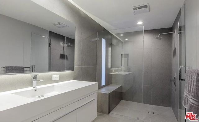 2528 Westridge Road, Los Angeles, CA 90049