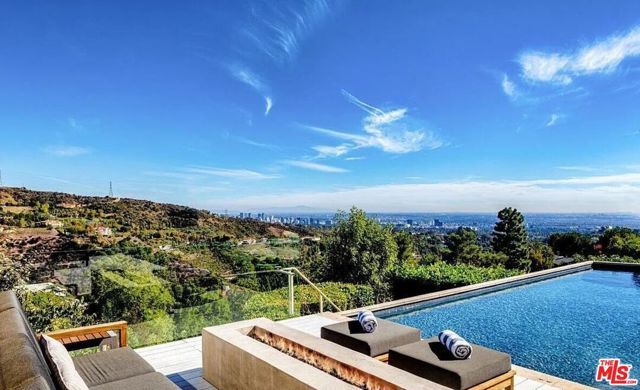 2528 Westridge Road, Los Angeles, CA 90049