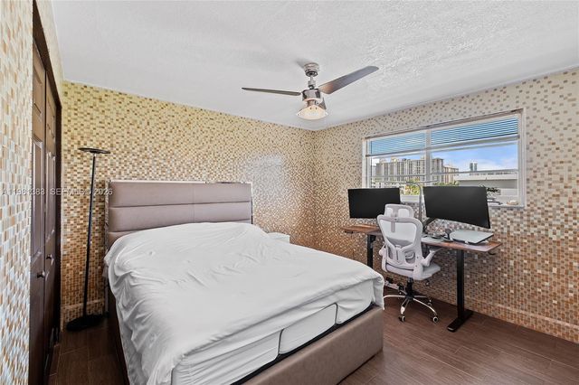 3665 NE 167th St 409, North Miami Beach, FL 33160