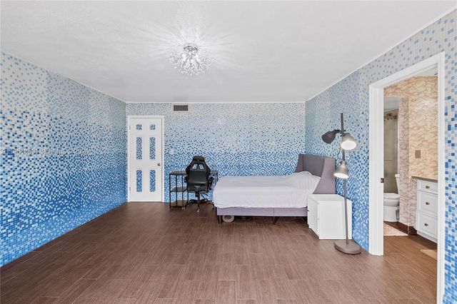 3665 NE 167th St 409, North Miami Beach, FL 33160