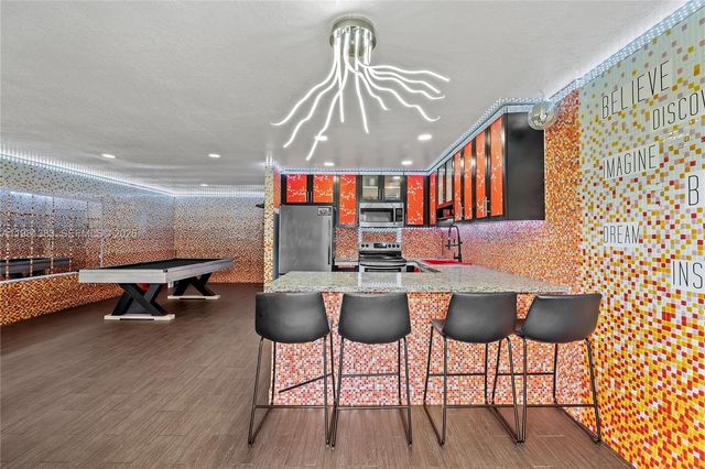 3665 NE 167th St 409, North Miami Beach, FL 33160