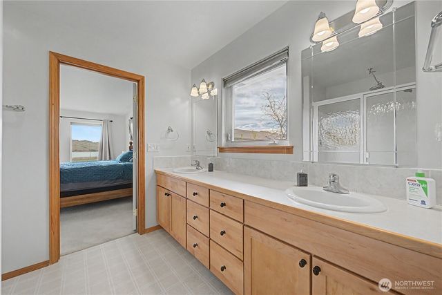 3103 NE Meadowlark Lane, Moses Lake, WA 98837