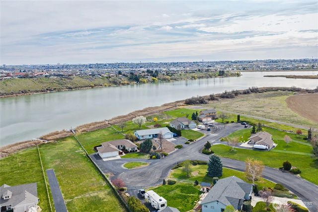 3103 NE Meadowlark Lane, Moses Lake, WA 98837