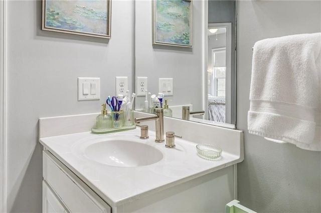 2158 Hinton SE Drive, Smyrna, GA 30080