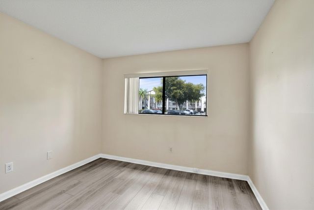 9758 N Belfort Circle 110, Tamarac, FL 33321