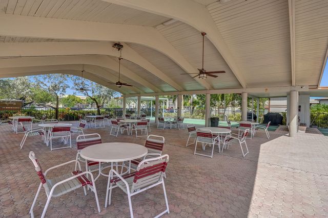 9758 N Belfort Circle 110, Tamarac, FL 33321