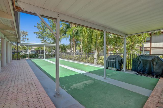 9758 N Belfort Circle 110, Tamarac, FL 33321
