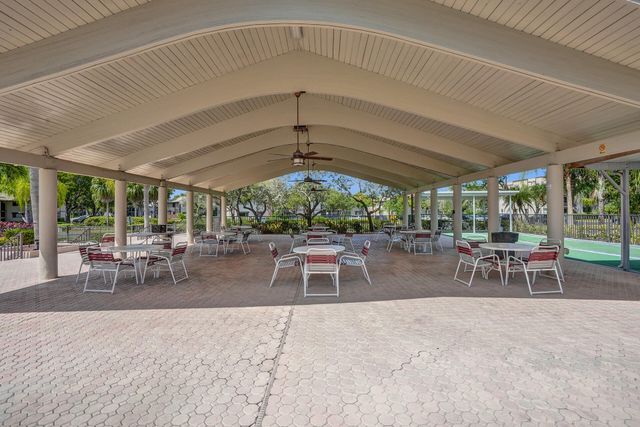 9758 N Belfort Circle 110, Tamarac, FL 33321