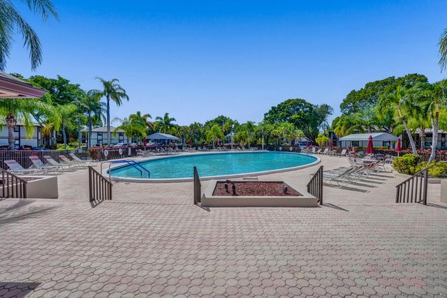 9758 N Belfort Circle 110, Tamarac, FL 33321