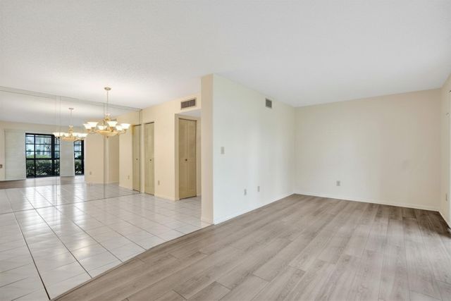 9758 N Belfort Circle 110, Tamarac, FL 33321