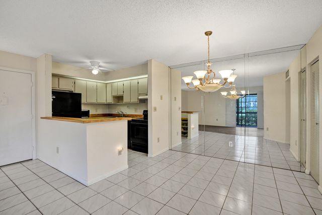 9758 N Belfort Circle 110, Tamarac, FL 33321