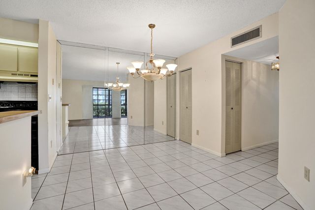 9758 N Belfort Circle 110, Tamarac, FL 33321