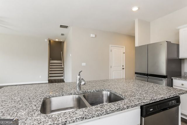 4064 Kendrick Circle, Loganville, GA 30052