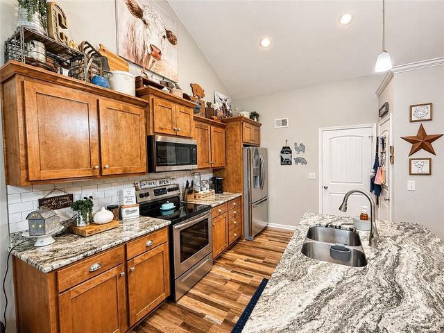 21650 W Wilson Street, Spring Hill, KS 66083