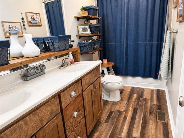 21650 W Wilson Street, Spring Hill, KS 66083