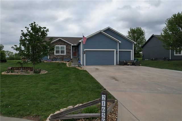 21650 W Wilson Street, Spring Hill, KS 66083