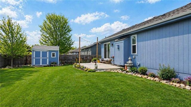 21650 W Wilson Street, Spring Hill, KS 66083