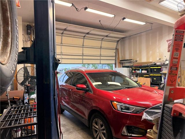 21650 W Wilson Street, Spring Hill, KS 66083