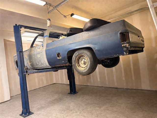 21650 W Wilson Street, Spring Hill, KS 66083