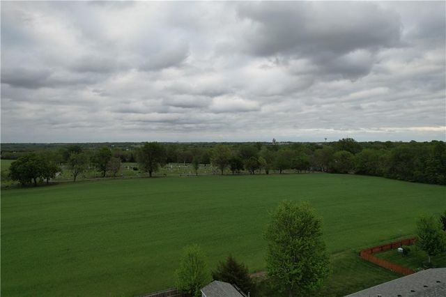 21650 W Wilson Street, Spring Hill, KS 66083