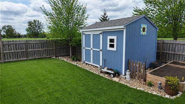 21650 W Wilson Street, Spring Hill, KS 66083