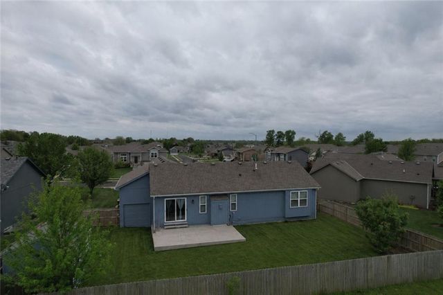 21650 W Wilson Street, Spring Hill, KS 66083