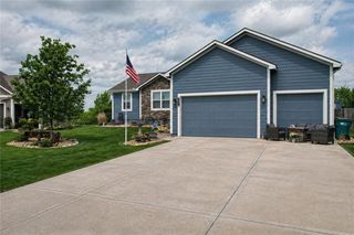 21650 W Wilson Street, Spring Hill, KS 66083