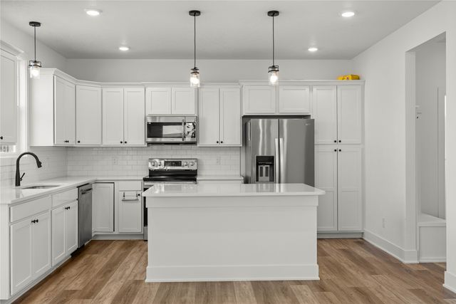 3641 NW 166th Street, Clive, IA 50325