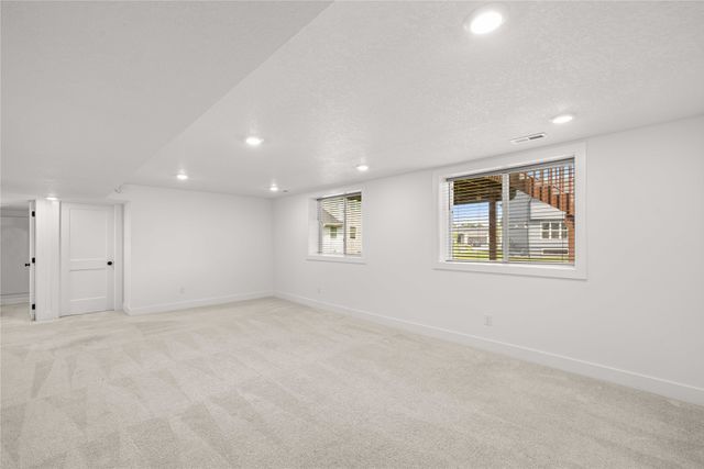 3641 NW 166th Street, Clive, IA 50325