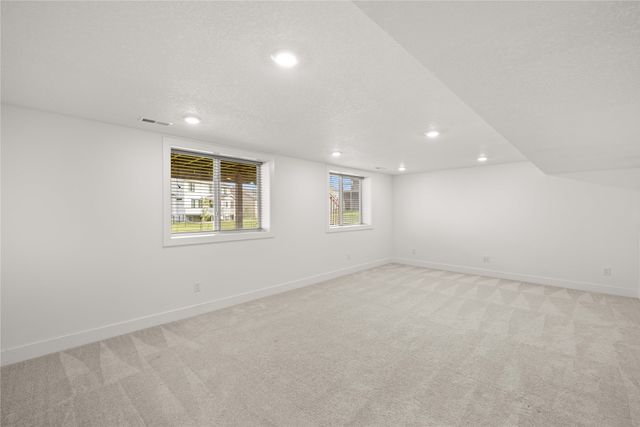 3641 NW 166th Street, Clive, IA 50325