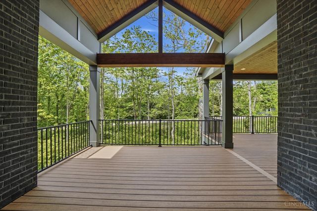 18 Chimney Ridge Drive, Loveland, OH 45140