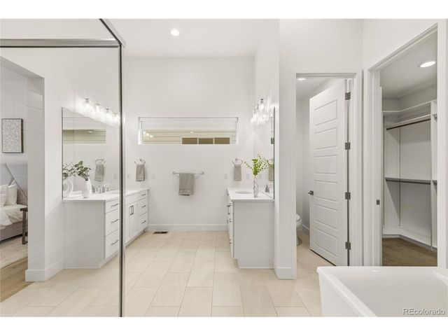 6121 Chester St, Denver, CO 80238
