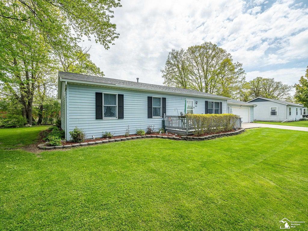 4972 Elm Street, Newport, MI 48166