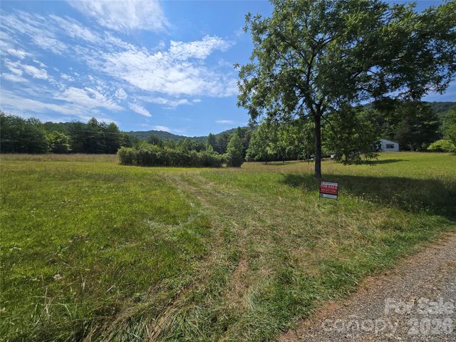 95 FieldStream Drive, Marion, NC 28752