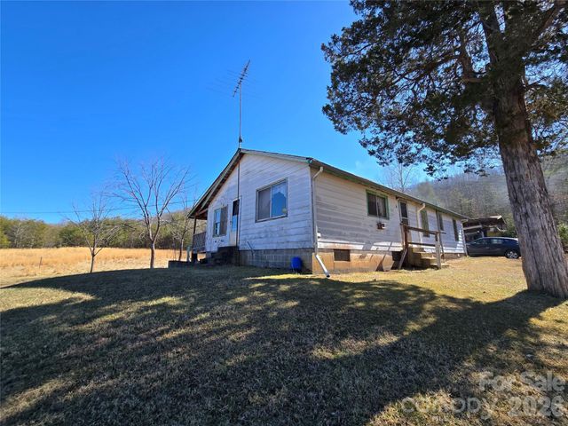 95 FieldStream Drive, Marion, NC 28752