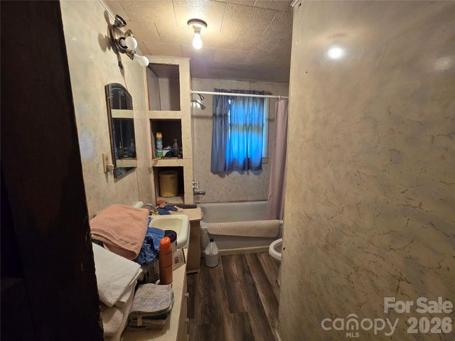 95 FieldStream Drive, Marion, NC 28752