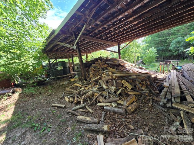 95 FieldStream Drive, Marion, NC 28752