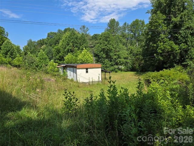 95 FieldStream Drive, Marion, NC 28752