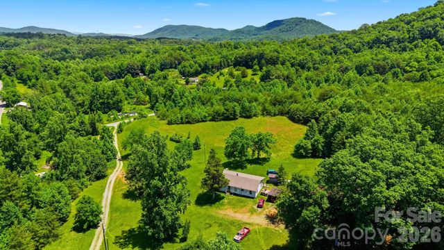 95 FieldStream Drive, Marion, NC 28752