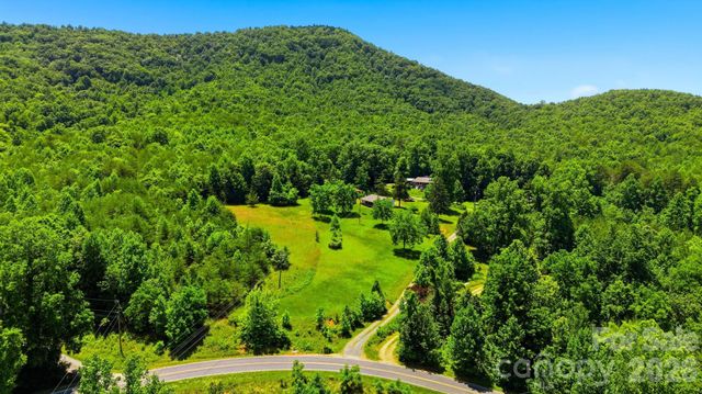 95 FieldStream Drive, Marion, NC 28752