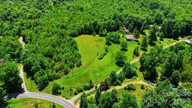 95 FieldStream Drive, Marion, NC 28752