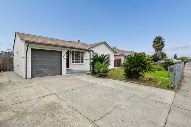 6212 Burns Way, Sacramento, CA 95824