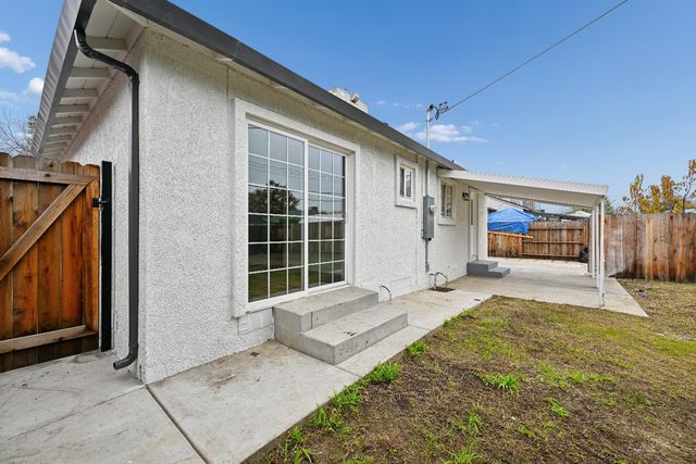 6212 Burns Way, Sacramento, CA 95824